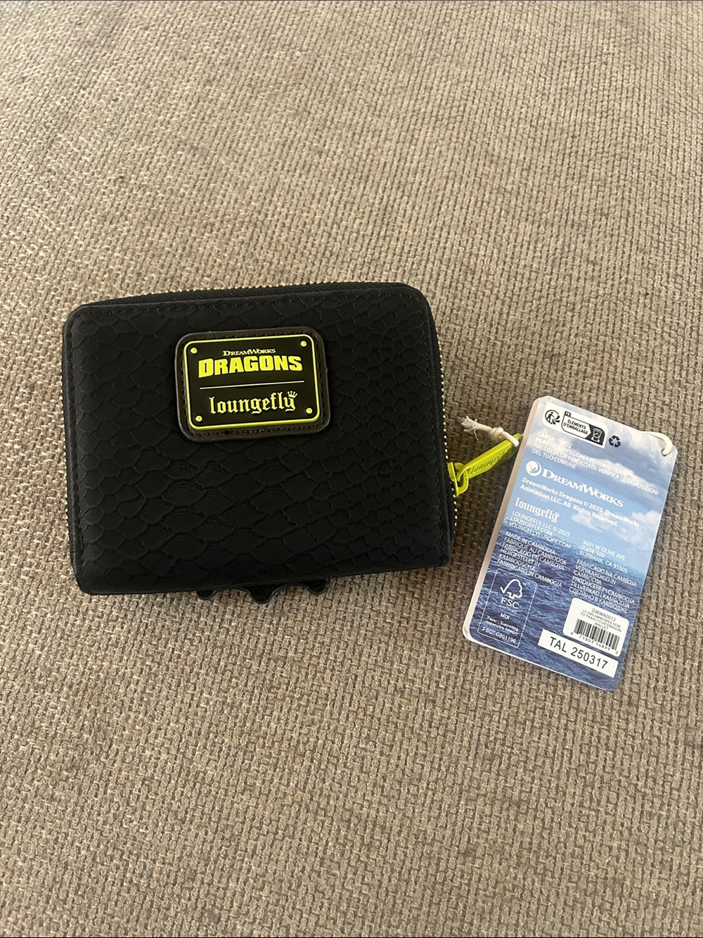 Loungefly DreamWorks How to Train Your Dragon Wallet - Picture 2 of 3